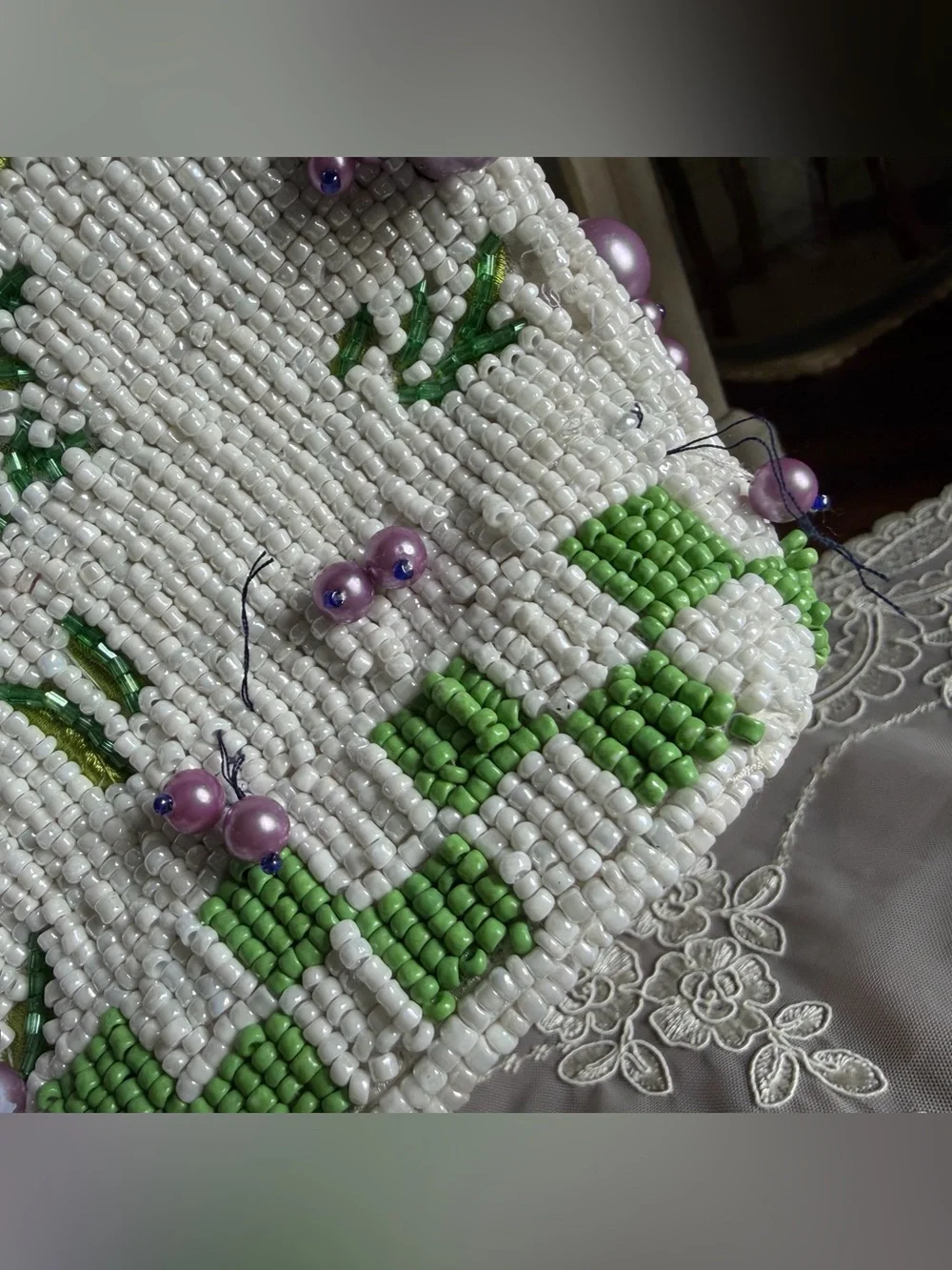 Beaded White & Green Floral Accent Women’s Clutch Handbag Purse